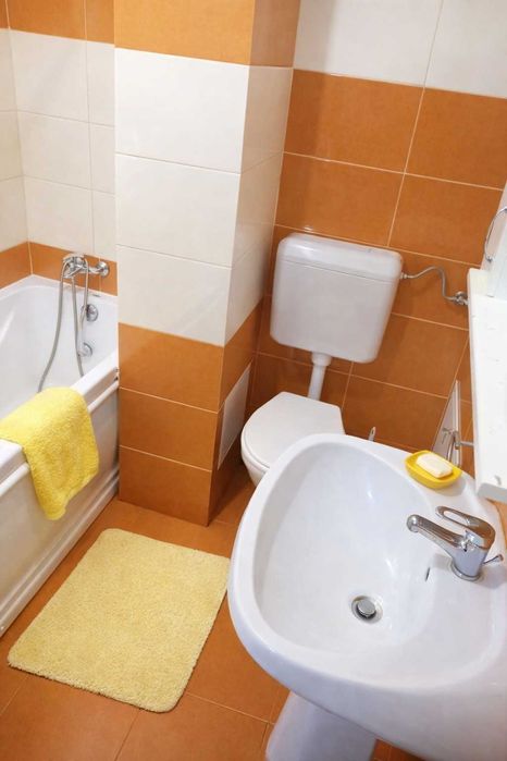 Proprietar inchiriez ap. 1 camera, cu parcare privata,  langa City Sopping Mall