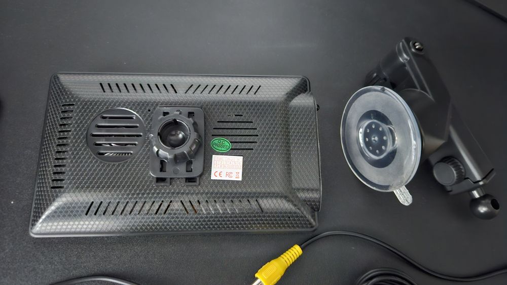 Navigatie Car Master cu camera retrovizoare