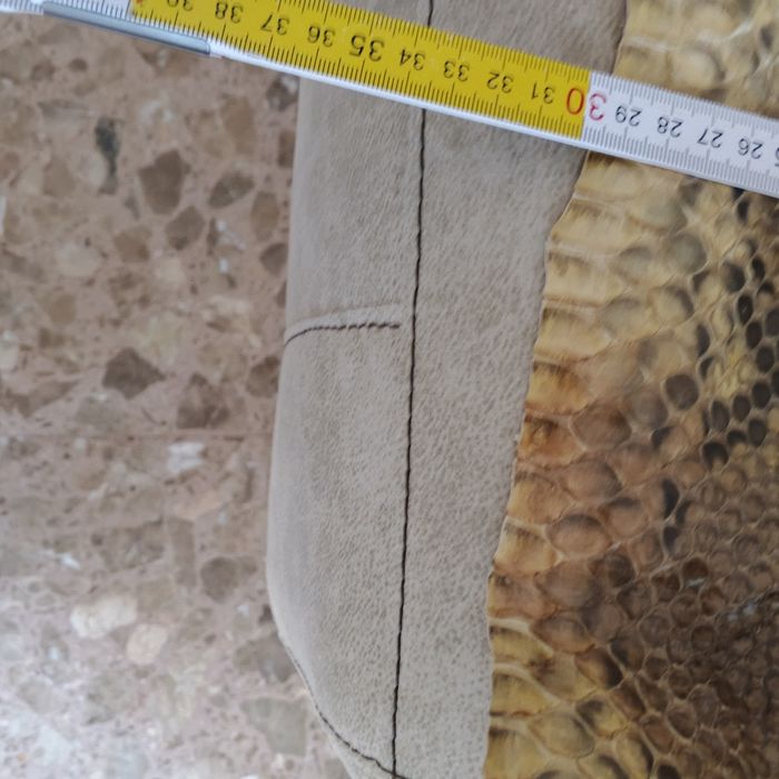 Огромна кожа от питон