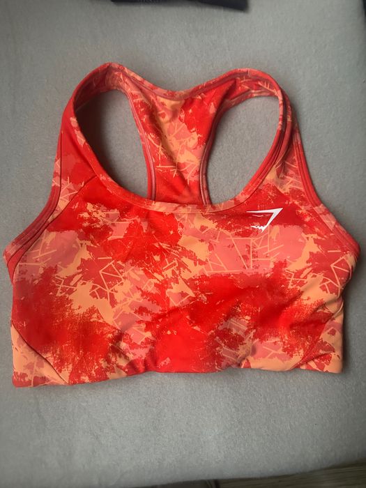 Спортни клинове и бюстиета