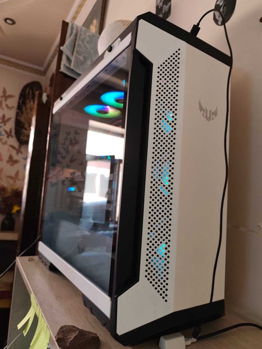 Своя сборка 4070ti и 13700KF (с монитором/столом/стулом за доплату)