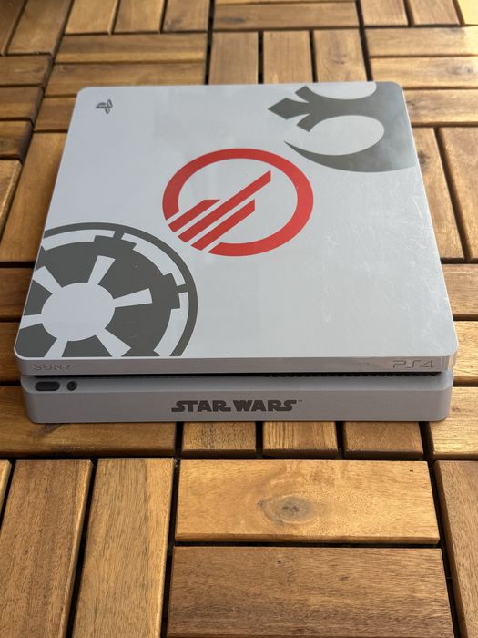 PlayStation 4 1TB Limited Edition - Star Wars Edition