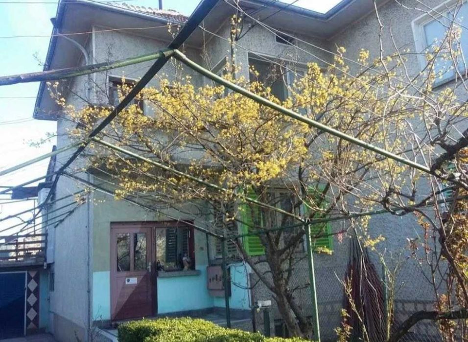 Продава се Къща в Горна Оряховица - 200 кв.м за 815 €/кв.м - Снимка #2