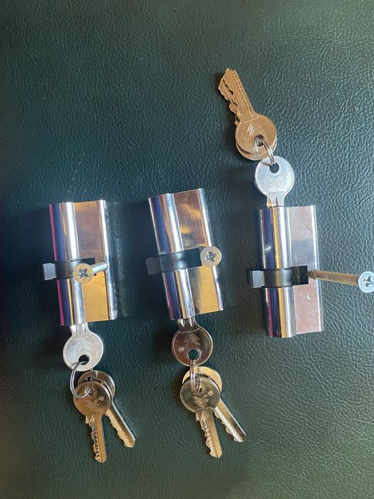 Патрони за брава с ключове