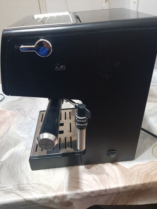 Aparat de cafea second-hand DELONGHI