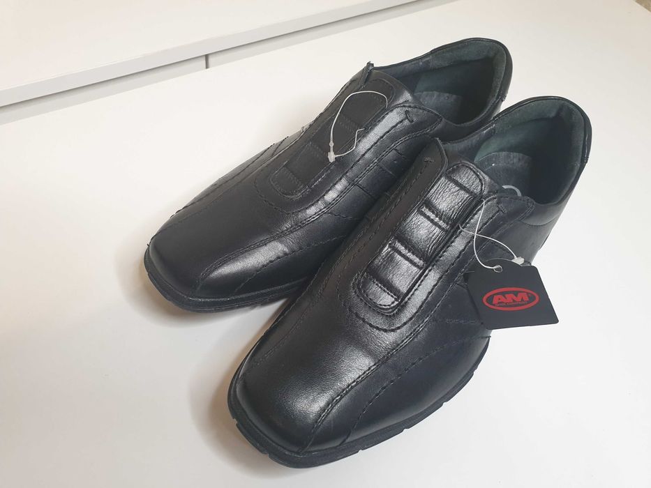 Продается обувь новая с Германии.