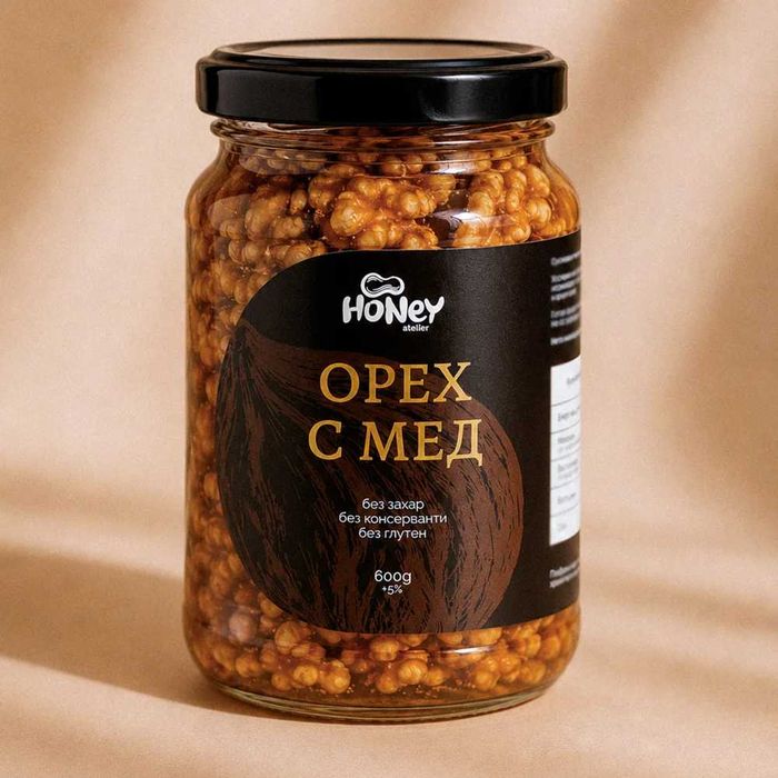 Орехи с натурален липов мед