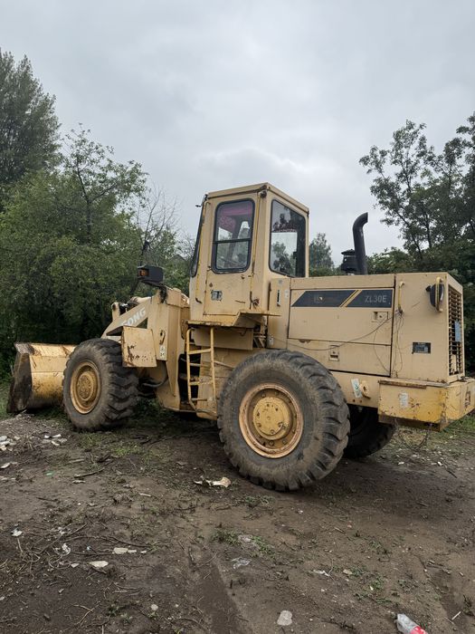 Продам фронтальный погрузчик