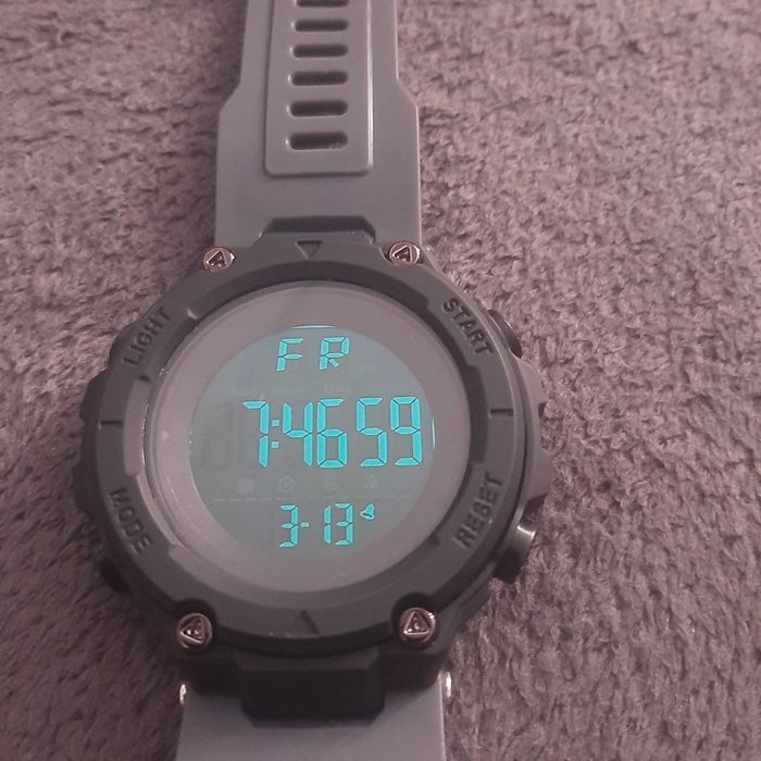 Мъжки спортен часовник лот електронен, воден