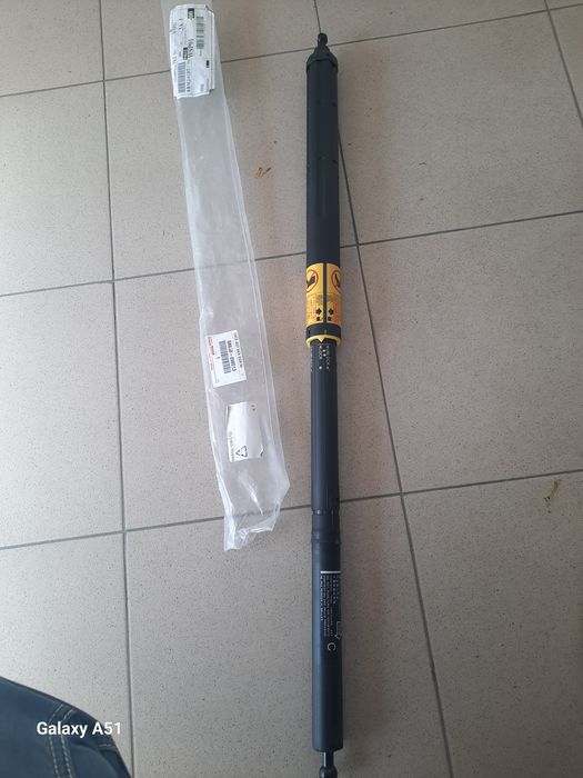 Доводчик крышки багажника