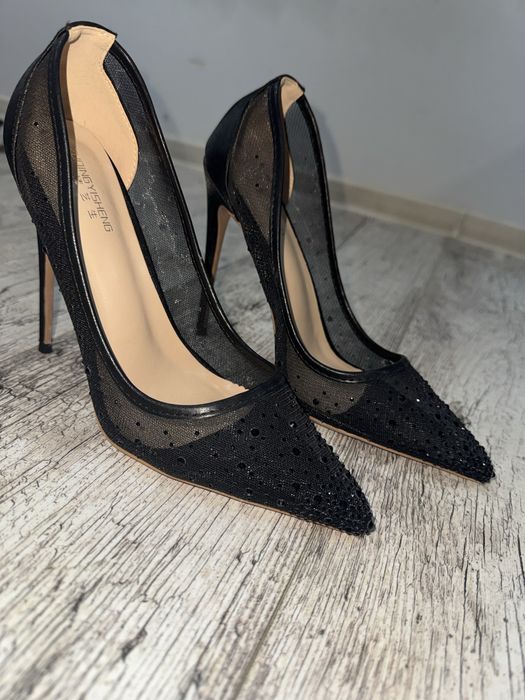 Продавам дамски токчета различни модели