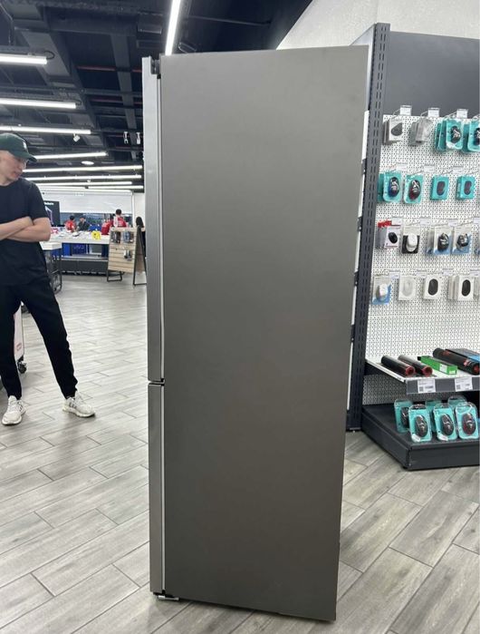 Продам новый холодильник Samsung