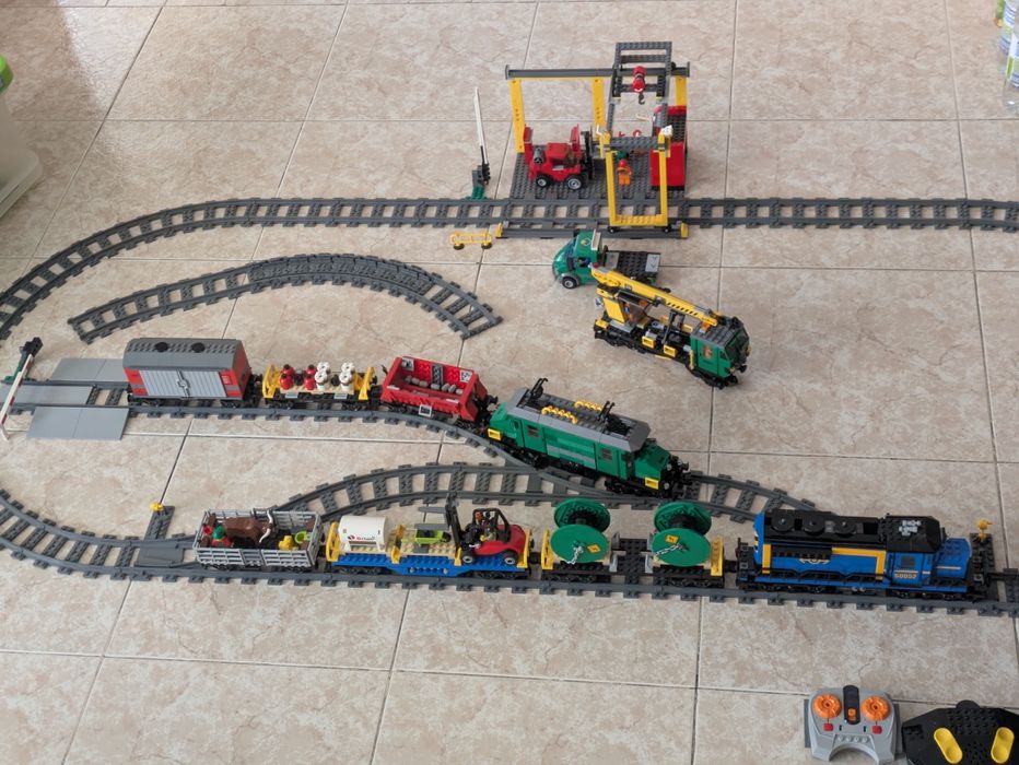 LEGO два влака 60052 и 7898 от power up