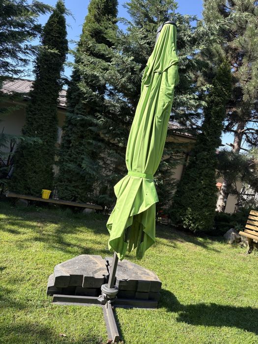 Umbrela 3 x 3 m cu grautati