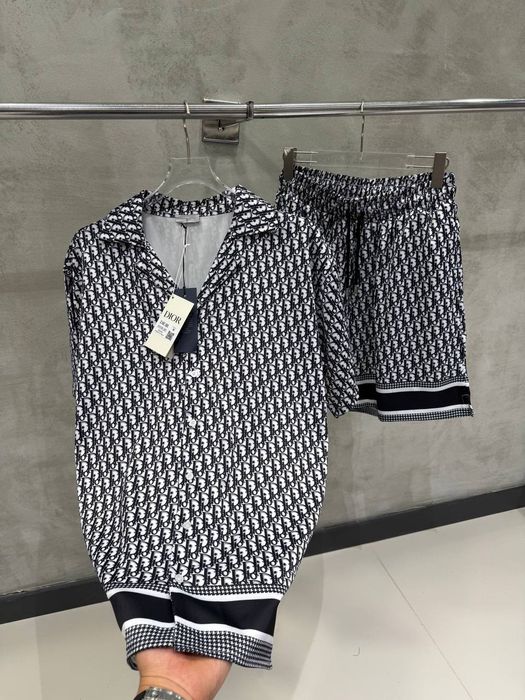 Мъжки къси екипи различни модели