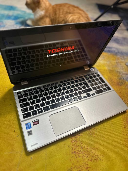 Laptop Toshiba P50-b, i7 gen 4, 2 gb dedicat , hdd 1 tb