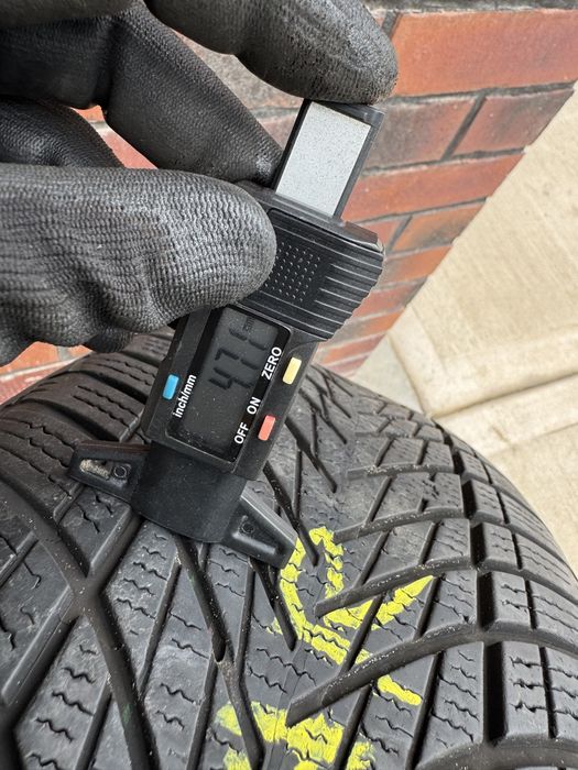 Goodyear 235 45 20 зимни 2 броя дот 3523