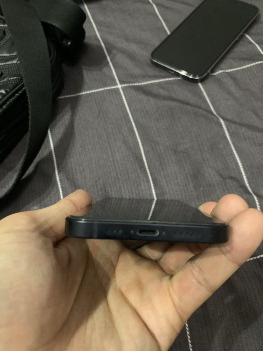 Продаю Iphone 12