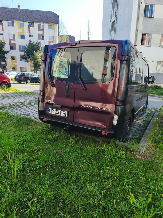 Opel Vivaro 8+1 lung