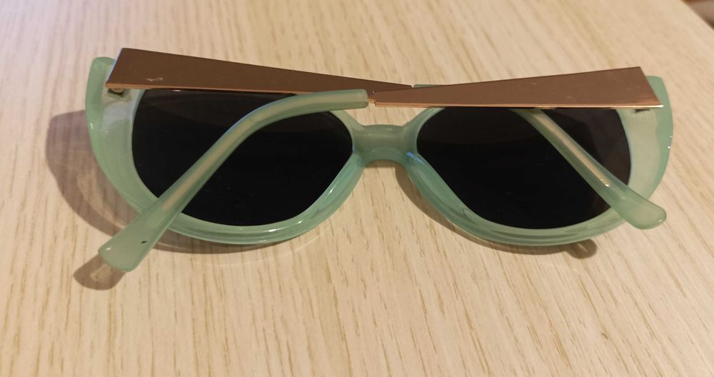 Ochelari de soare Sinsay, cu rama verde deschis