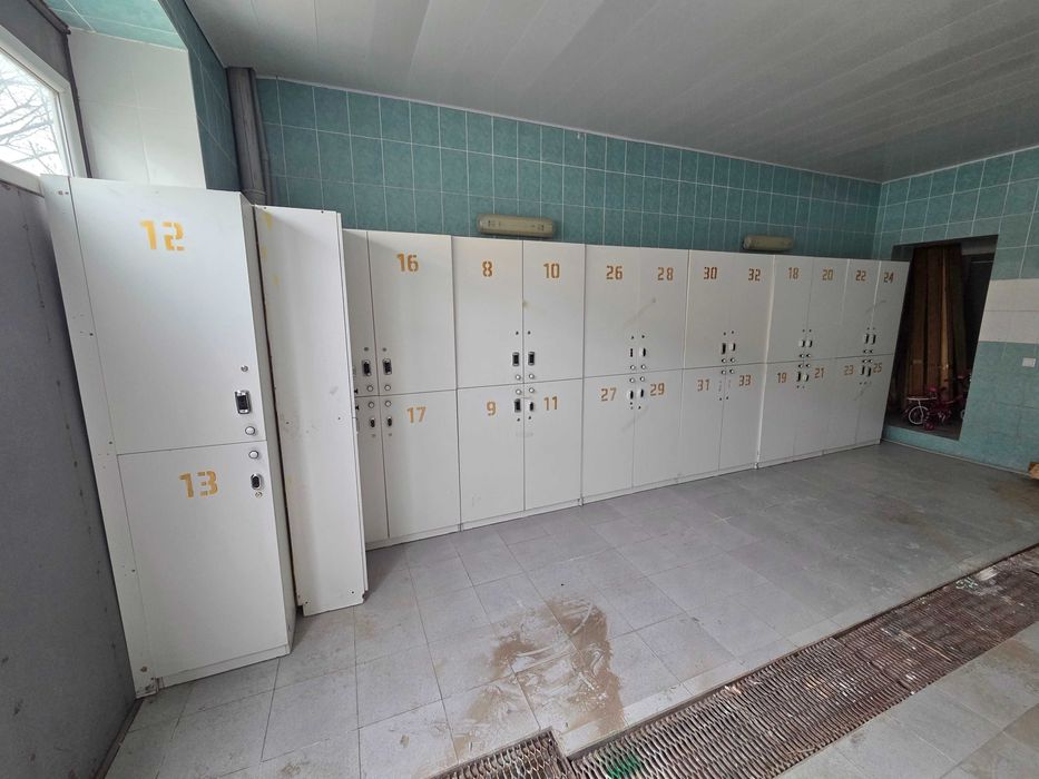 Шкафы для раздевалок. б/у