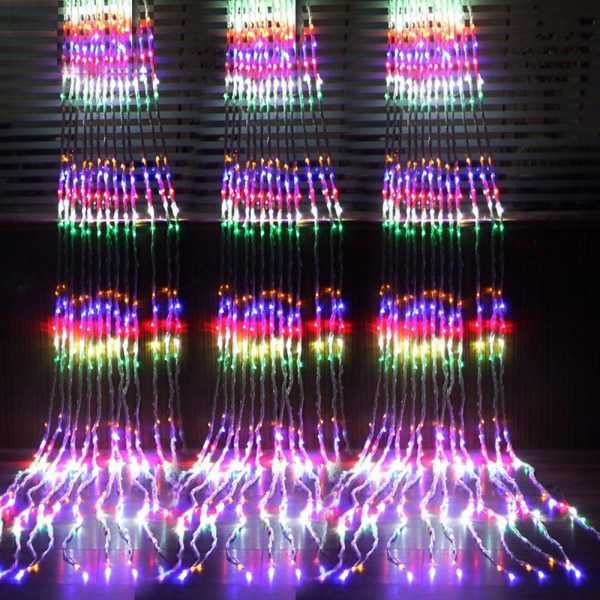 Коледни външни лампички ВОДОПАД с функция стичаща се светлина RGB