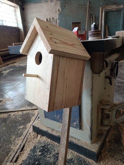 Скворечник из дерева