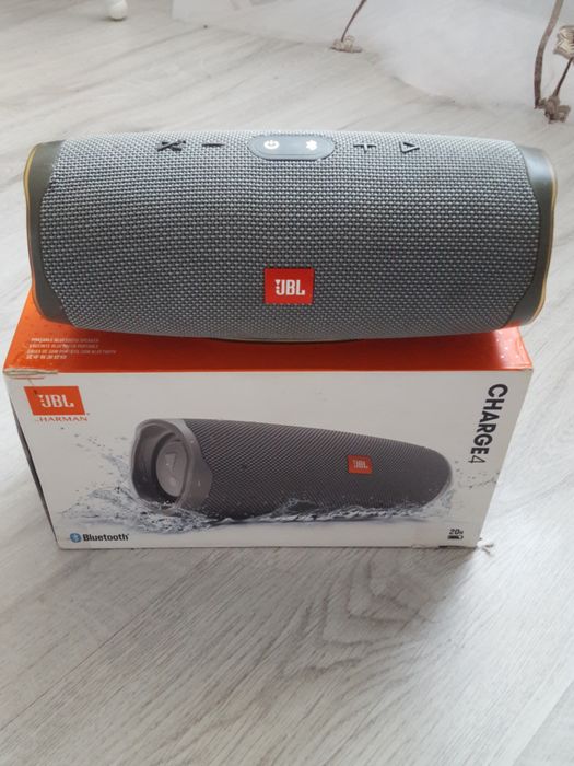 Jbl charge 4 la cutie