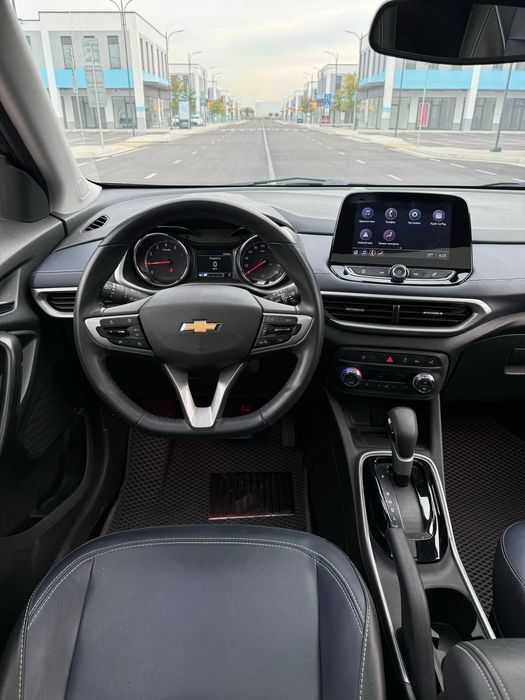 TRACKER 2 2023Yil PREMIER Avtomat Full Avto Keridit Bank orqali 1kunda