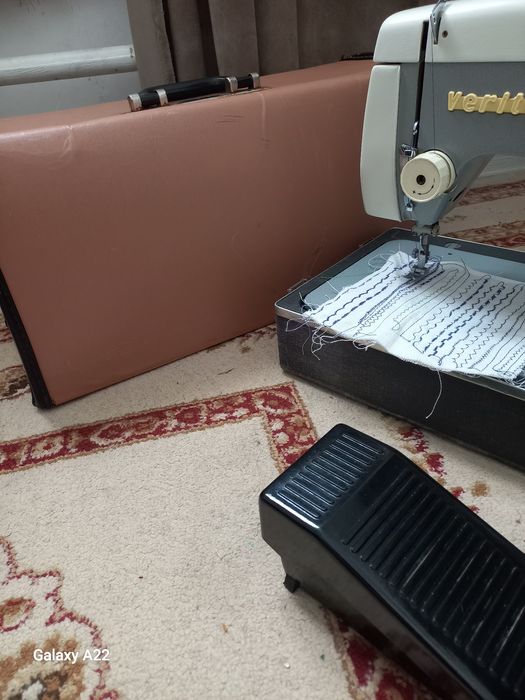 щвейная машинка.