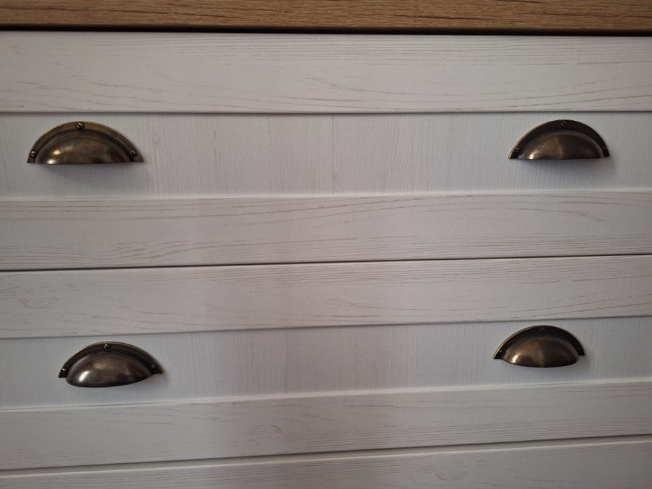 Продавам скрин!!!