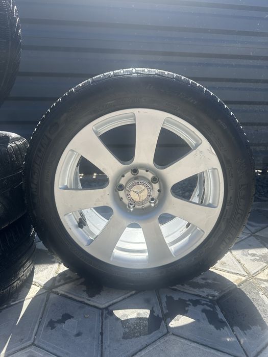 Vand jante aliaj Mercedes 5 buc + cauciucuri 235 / 55 / r18 A221 401 02 02 8j et 43