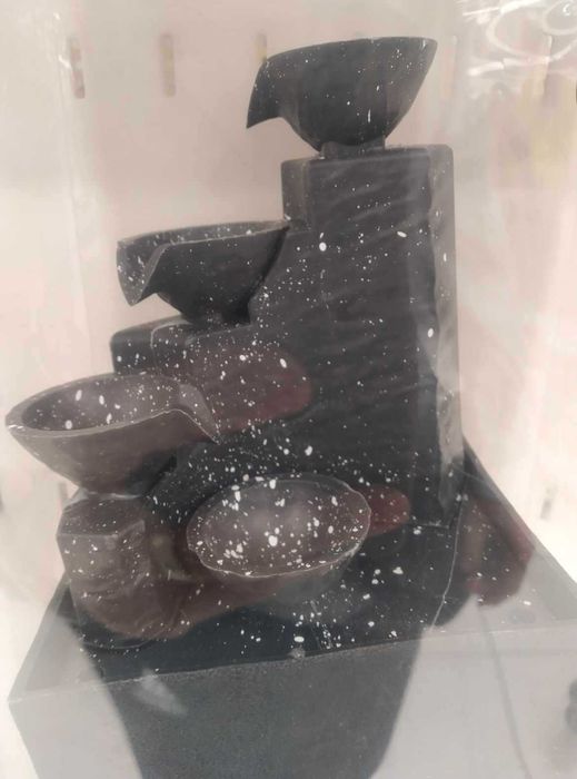 Настолен LED вътрешен фонтан със стъпала и камъни 11x9x17 см