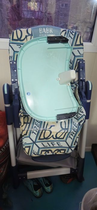 Отдам даром,  детский столик для кормления