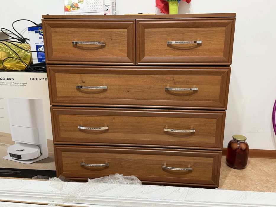 Продам спальный гарнитур