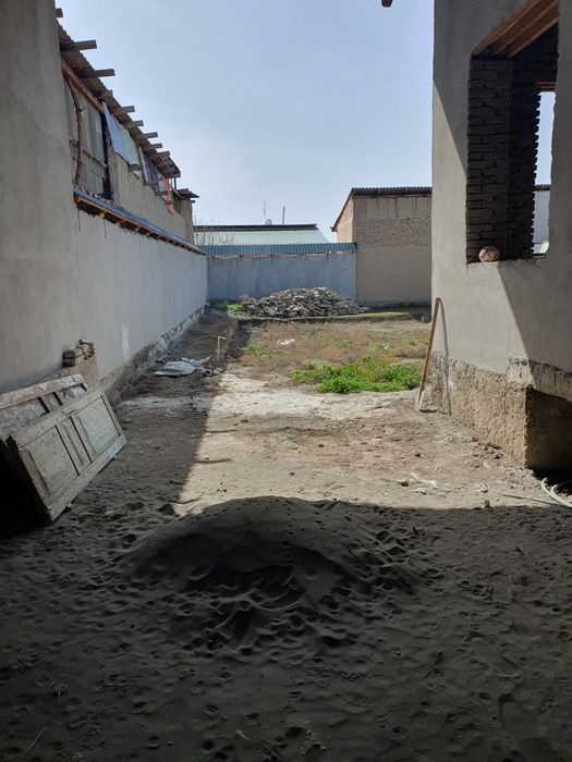 Ховли жой  сотилади