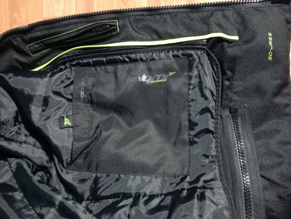 GEACĂ MOTO Seventy Degrees