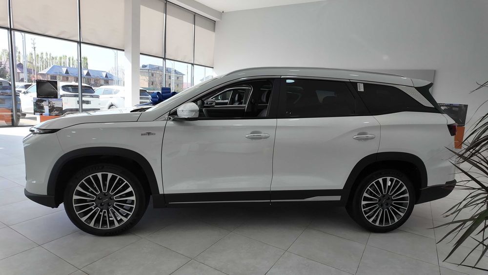 Soueast S09 oilangiz va biznesingiz uchun eng to'g'ri tanlov.