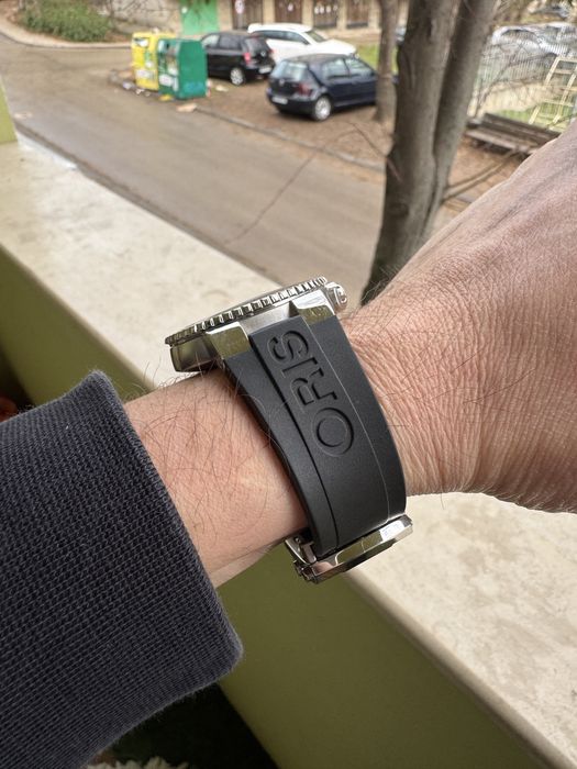 Швейцарски часовник ORIS Aquis 43mm