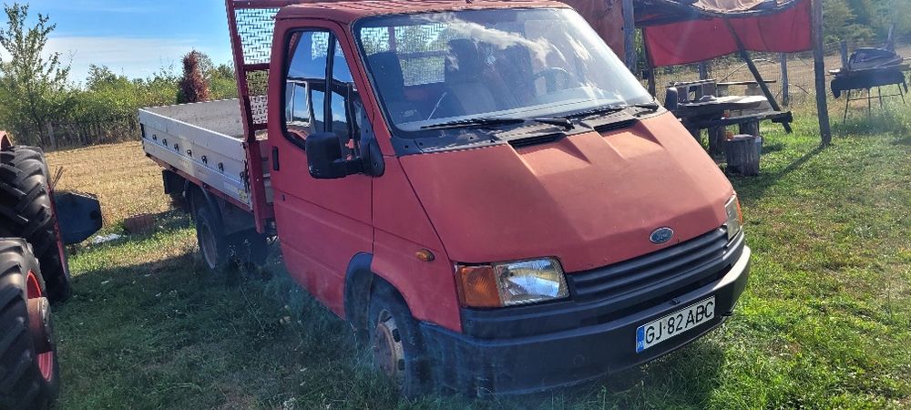 Vând camionetă Ford Transit  sau schimb cu Dacia papuc