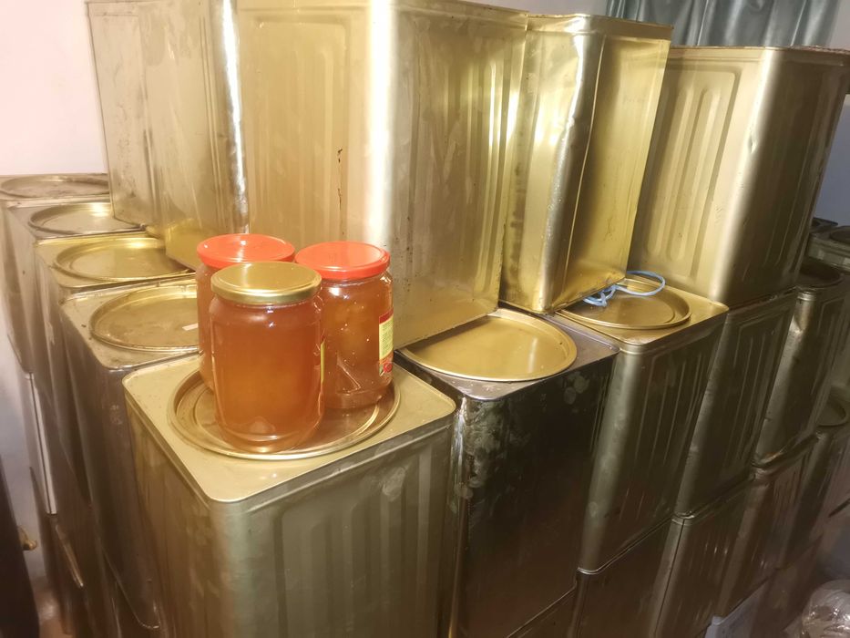 Продавам пчелен мед