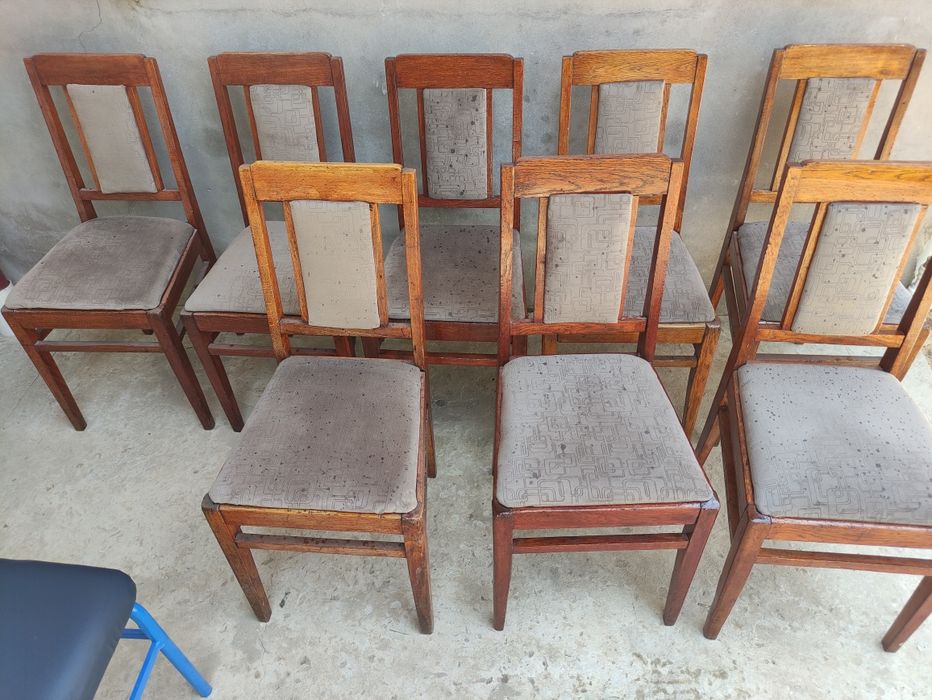 железные/деревянные стулья