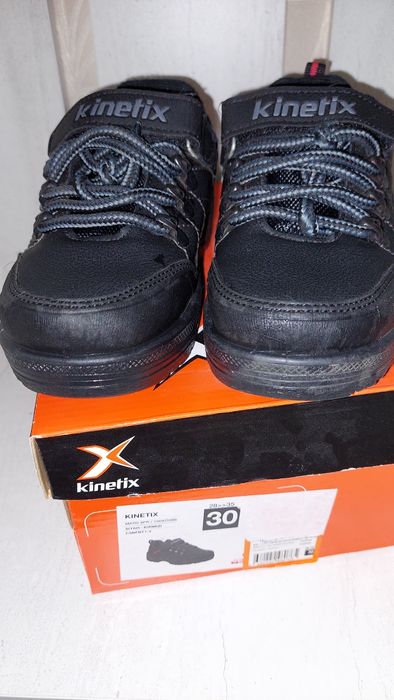 Продам ботинки на мальчика