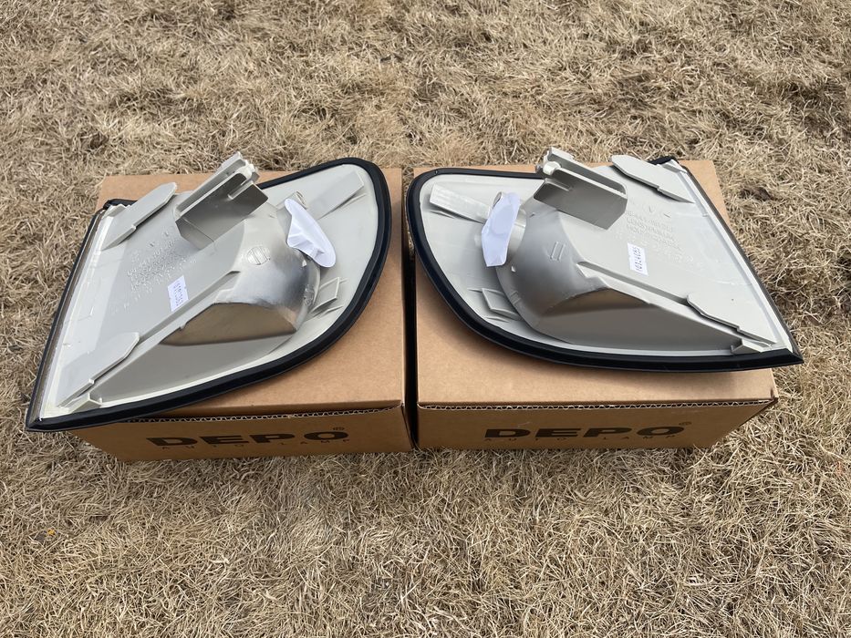 Поворотники Audi A6C4