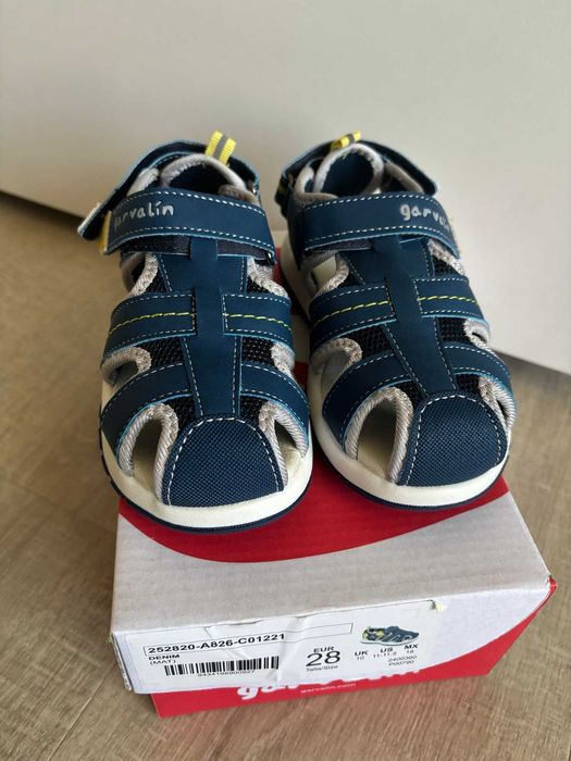 Детски Сандали GARVALIN 252820 
100% кожа, 28 номер