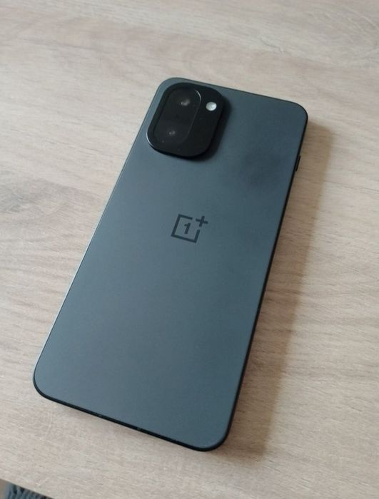 Oneplus 15R 512/12 гб рам