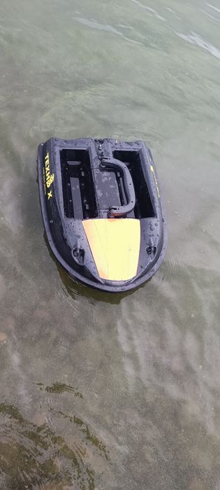 Лодка за захранка Техно Х