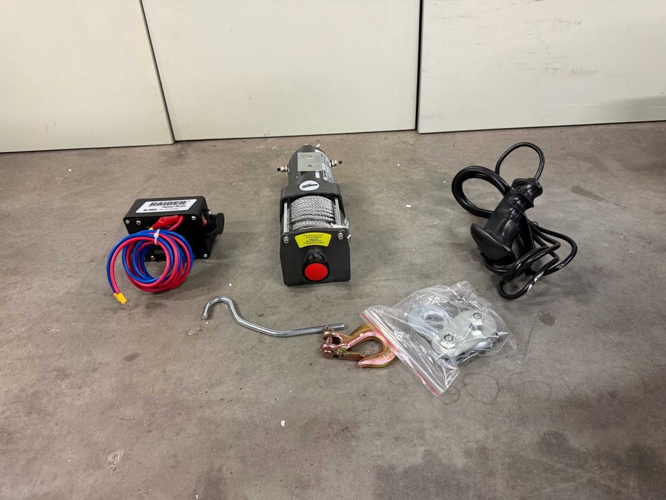 121605	Автолебедка 12V 1360kg с въже 14m RD-EW05