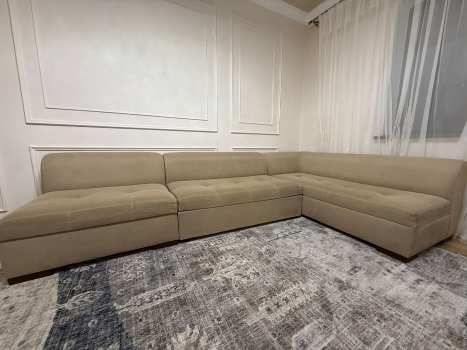 Диван Г образный