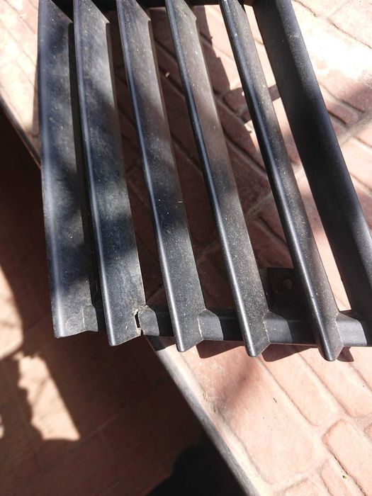 Vand grile Seat Ibiza si proiector din dezmembrare